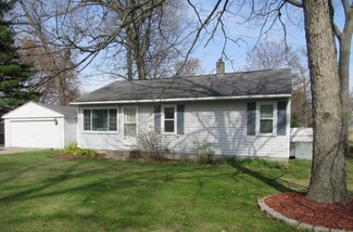 1136 Holiday St, Muskegon, MI 49442