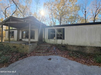 1520 Oak St, Laurinburg, NC 28352