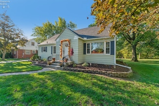 413 Erie St, Woodville, OH 43469