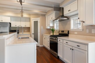 52 Farland Cir, New Bedford, MA 02745