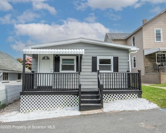 98 Rose Ln, Old Forge, PA 18518