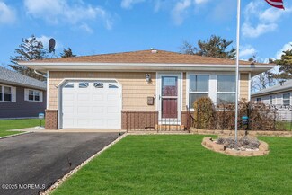 39 Saint David Dr, Toms River, NJ 08757