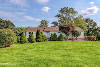 30 Pleasant Valley Rd, Morganville, NJ 07751