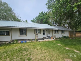 1235 College Green Dr, Ontario, OR 97914
