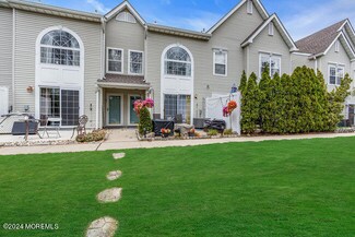 47 Richmond Ct, Tinton Falls, NJ 07712