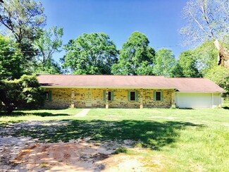 52 Willow Dean Ln, Picayune, MS 39466