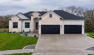 770 Canterbury Cir, Waukee, IA 50263