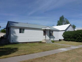 114 E D St, Shoshone, ID 83352