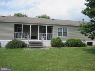 438 Daisy Dr, New Providence, PA 17560