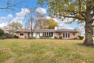 1027 Kerry Ln, Erie, PA 16505
