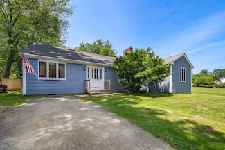 17 North Ave, Plaistow, NH 03865