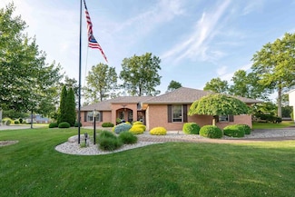 618 Linden Ln, Willard, OH 44890