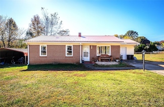 1090 Elm Cir, Granite Falls, NC 28630