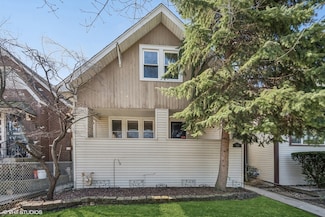 5841 W Warwick Ave, Chicago, IL 60634