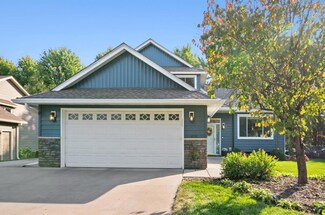 428 Post Rd, Circle Pines, MN 55014