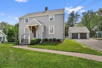 185 Lovers Ln, Fairfield, CT 06824