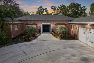 302 Eastleigh Dr, Belleair, FL 33756