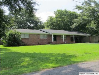 402 5th Ave SE, Childersburg, AL 35044