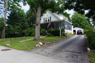 6 1st St, Hudson, NH 03051