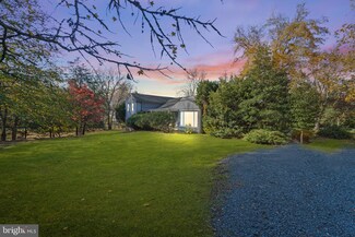 9368 Campbell Rd, Vienna, VA 22182