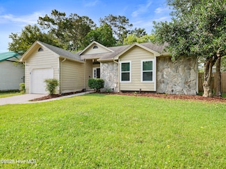 2675 Idlebrook Cir, Midway Park, NC 28544