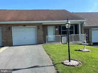 236 Winding Oak Dr, Hagerstown, MD 21740