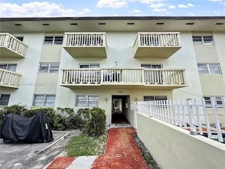 770 NE 128th St Unit 303, North Miami, FL 33161