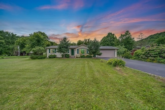 206 West St, Plum City, WI 54761