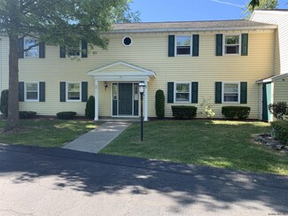 138 Cedarview Ln, Watervliet, NY 12189