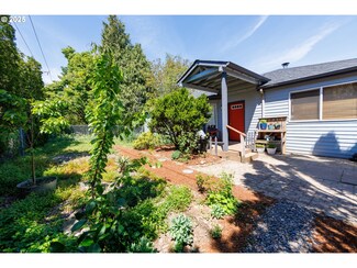 4423 NE Division St, Gresham, OR 97030