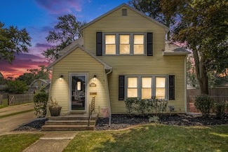 1310 Vassar Dr, Kalamazoo, MI 49001