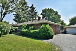 207 N Wolf Rd, Prospect Heights, IL 60070