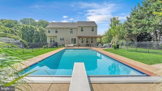 1725 Mayfair Ct, Huntingtown, MD 20639