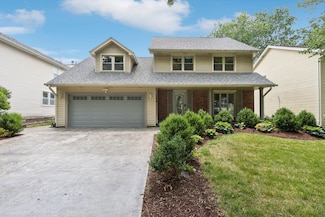 584 Beaconsfield Ave, Naperville, IL 60565