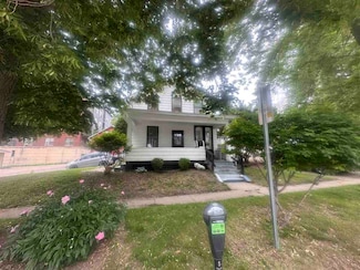 25 N Van Buren St, Iowa City, IA 52245