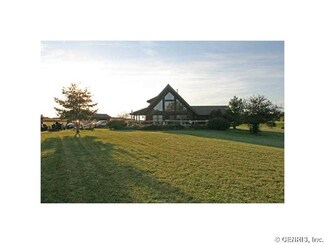 8522 Lake Street Rd, Le Roy, NY 14482
