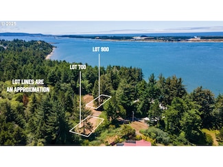 1220 Seagate St, Coos Bay, OR 97420