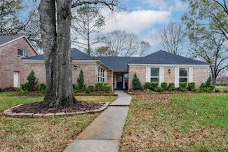 15914 Elwood Dr, Jersey Village, TX 77040