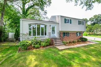 34 Amherst Place, Stamford, CT 06902