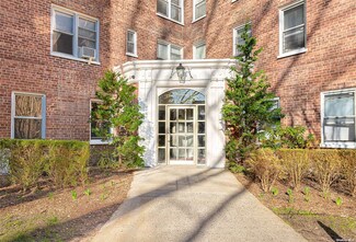 72-81 113th St Unit 4X, Forest Hills, NY 11375