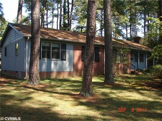 404 10th St, Blackstone, VA 23824