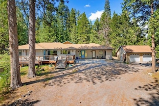 1007 Schilling Way, Mount Shasta, CA 96067