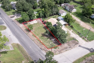 404 N Wharton St, El Campo, TX 77437