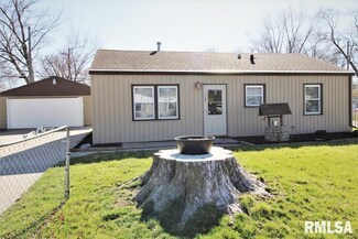 7103 N Pine St, Davenport, IA 52806