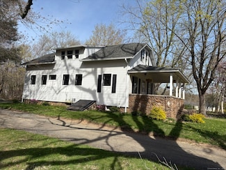 2839 Boston Post Rd, Guilford, CT 06437