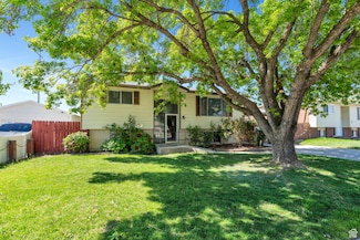 2309 W Edgeware Ln, Taylorsville, UT 84129