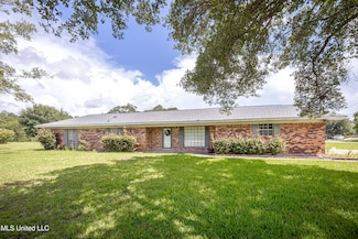 10001 Echo Glen Dr, Moss Point, MS 39562