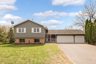 5715 140th St N, Hugo, MN 55038