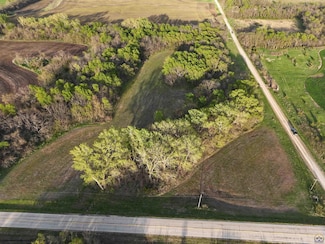 10915 Headwaters Rd, Harveyville, KS 66431