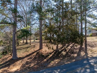 105 Hillcrest Ct, Seneca, SC 29672